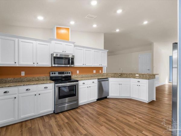 3652 Conley Dr, Cantonment, FL 32533
