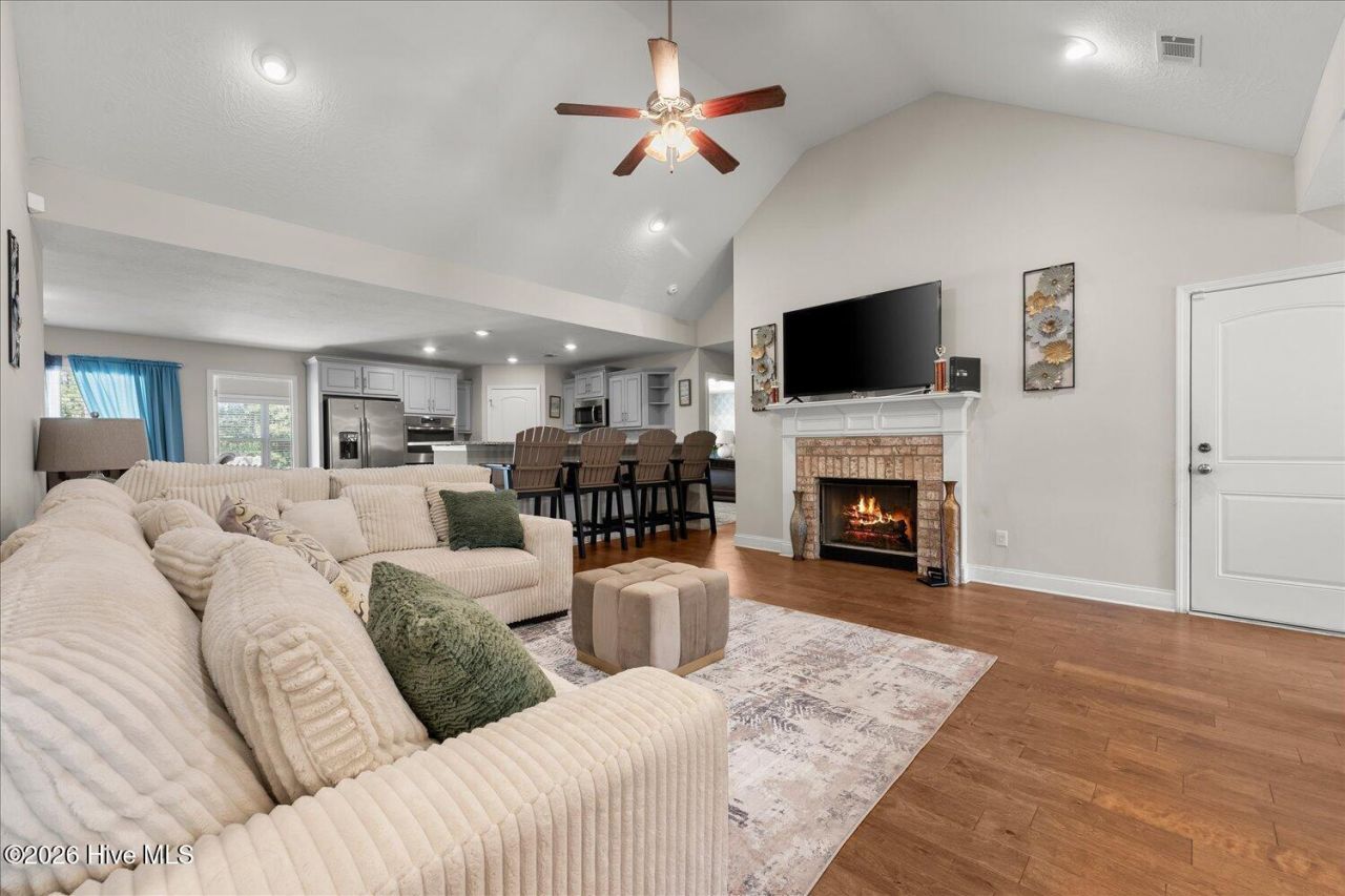 1216 Bubbling Springs Drive Photo 11