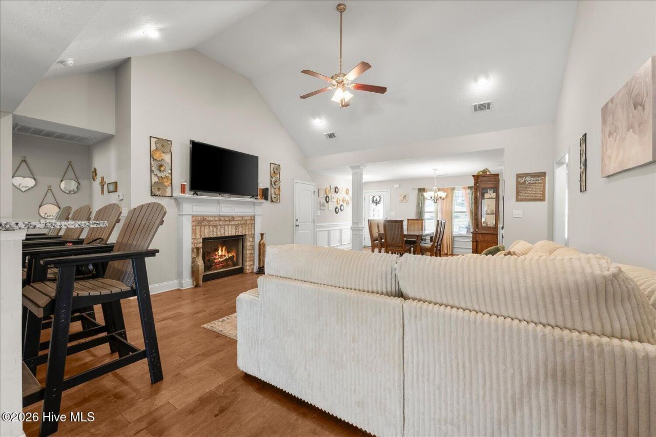 1216 Bubbling Springs Drive Photo 13