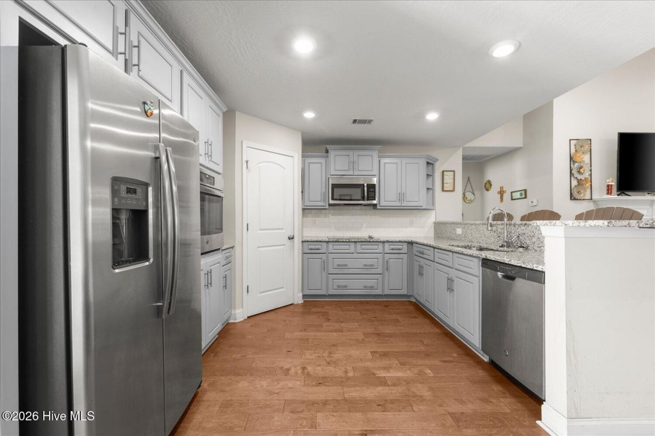 1216 Bubbling Springs Drive Photo 15