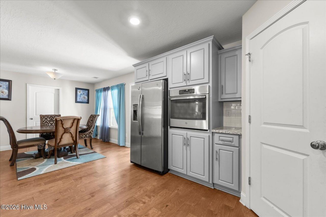1216 Bubbling Springs Drive Photo 17