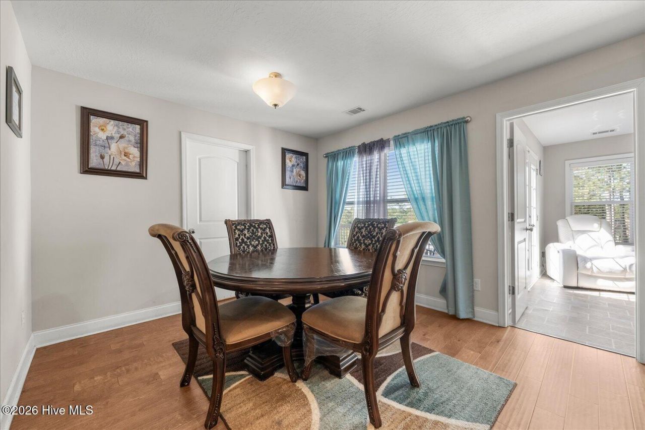 1216 Bubbling Springs Drive Photo 18