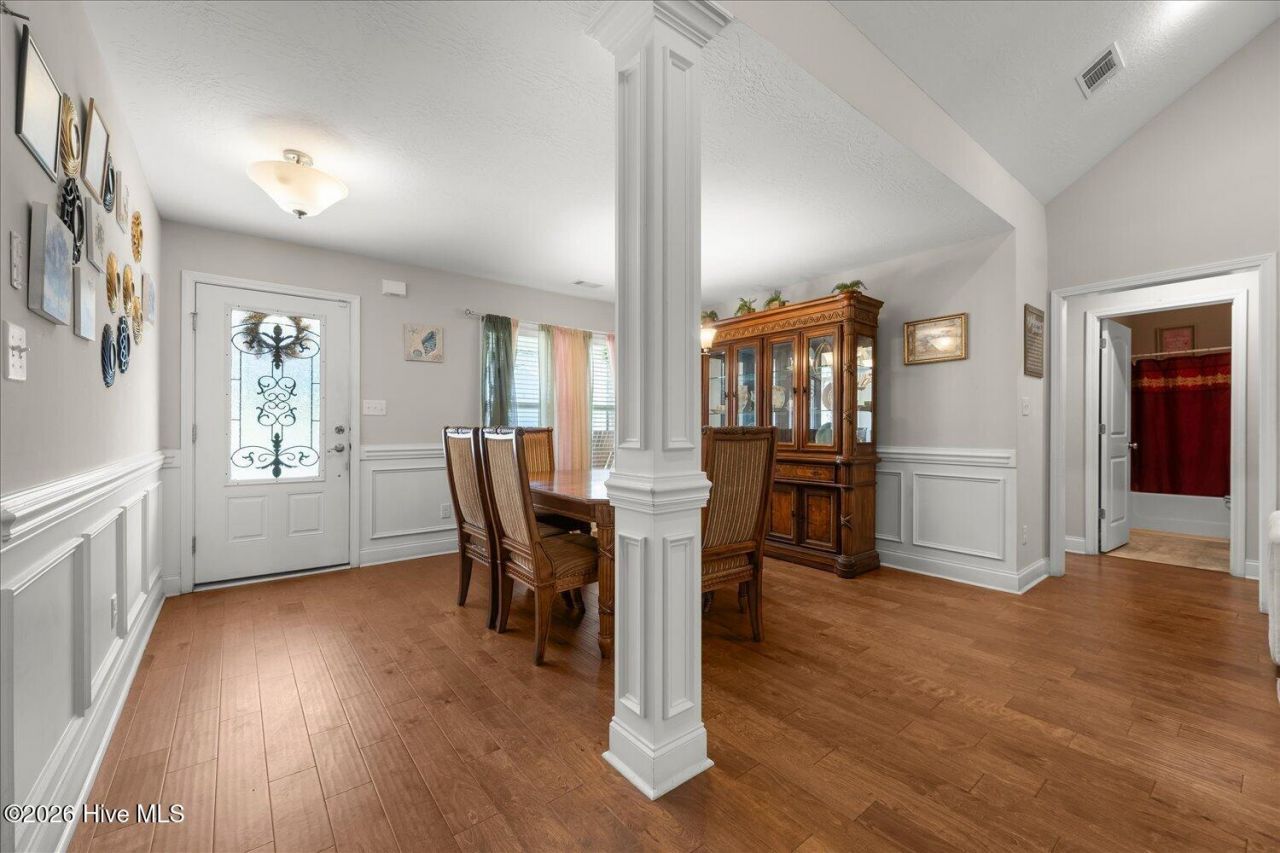 1216 Bubbling Springs Drive Photo 4