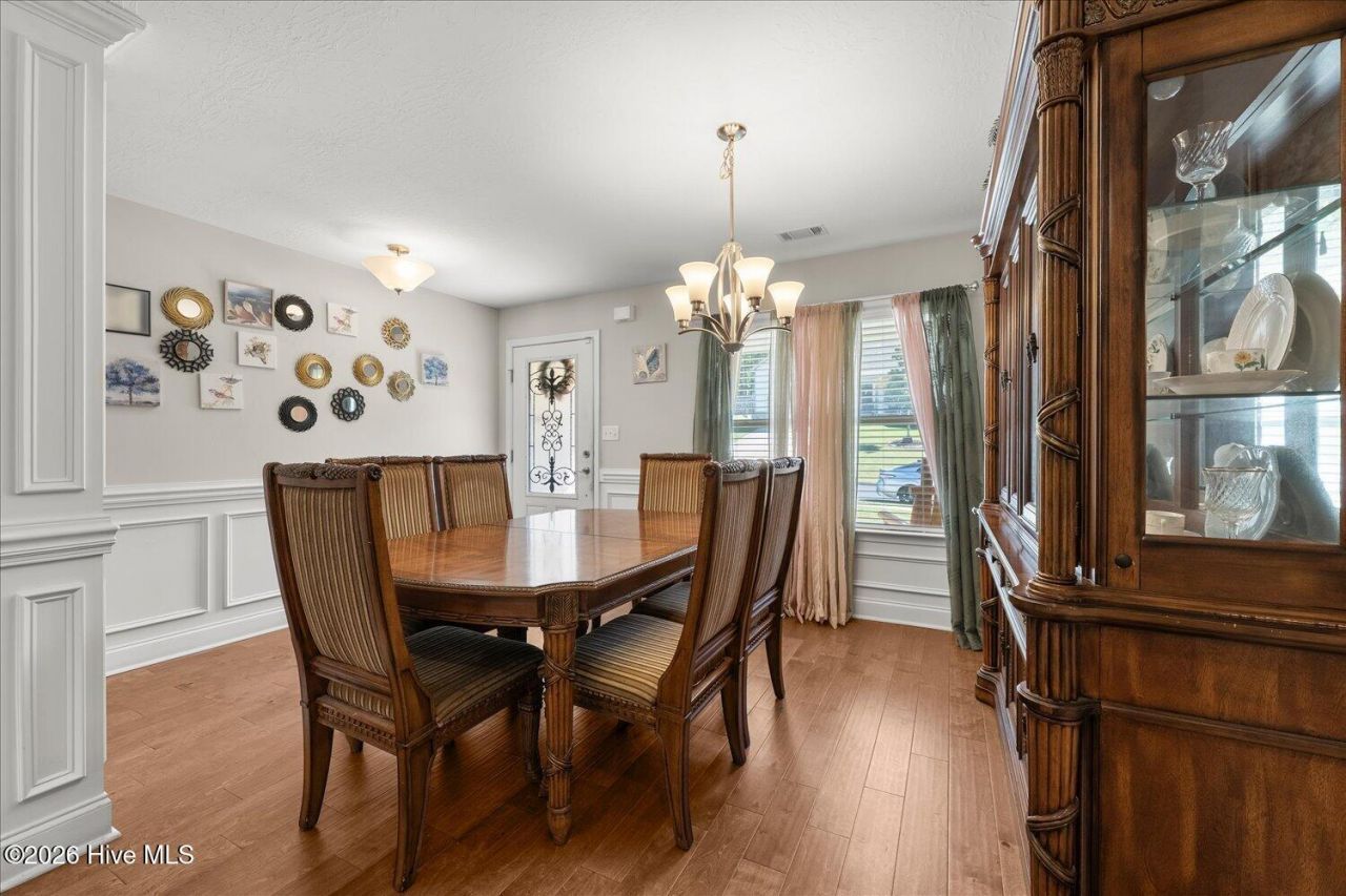 1216 Bubbling Springs Drive Photo 5