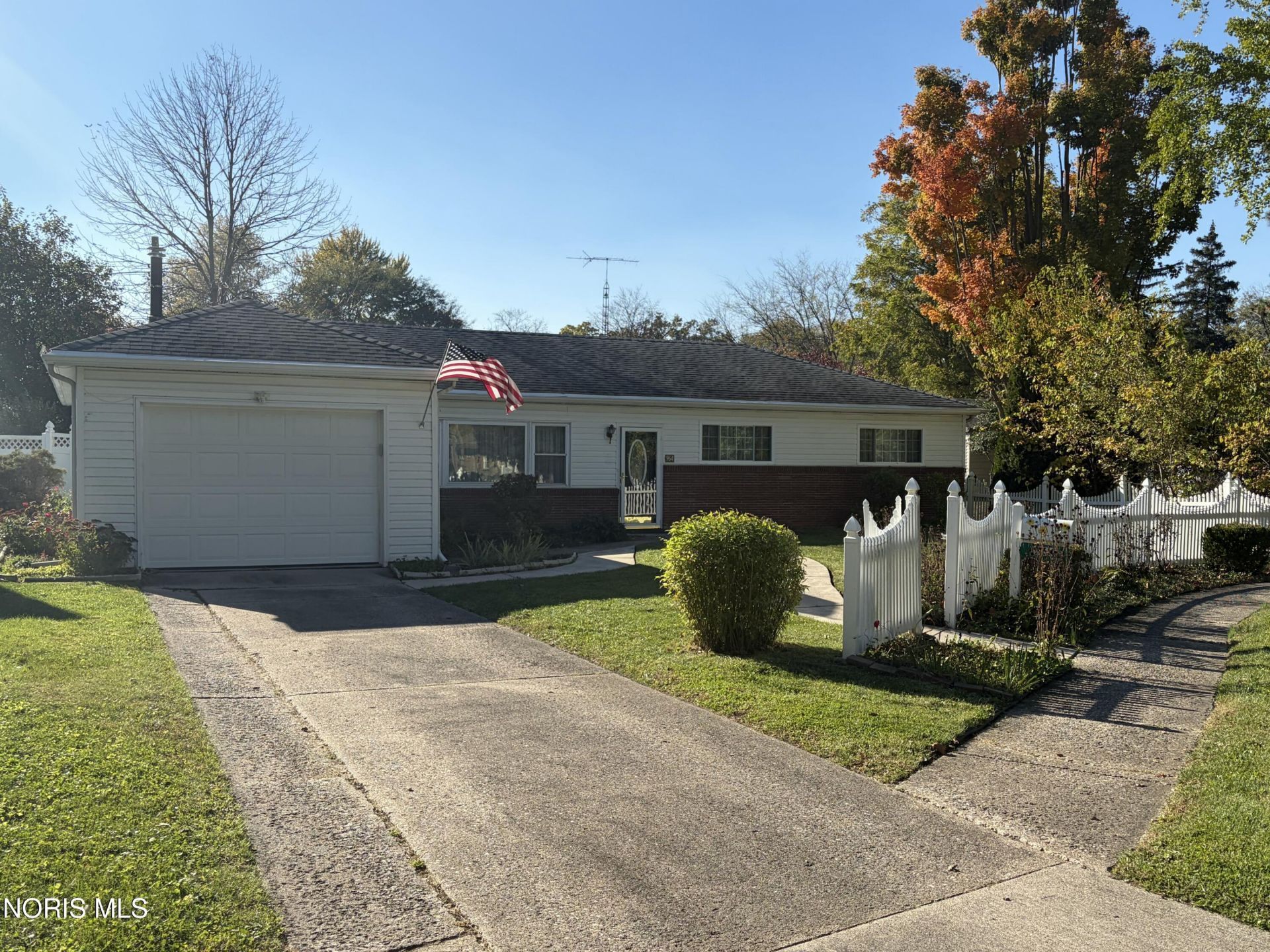 964 Lones Drive, Perrysburg, OH 43551 Main Photo