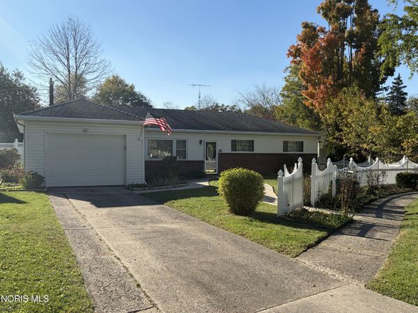 964 Lones Drive, Perrysburg, OH 43551