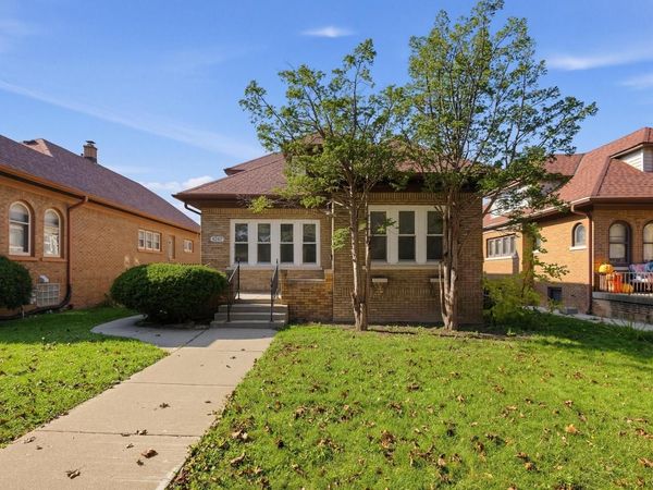 4247 N 16th STREET, Milwaukee, WI 53209