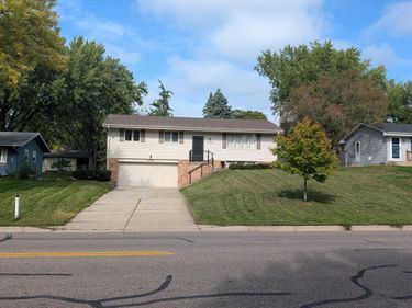 8524 49th Avenue N, New Hope, MN 55428