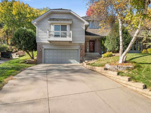 7735 Tanglewood Court, Edina, MN 55439