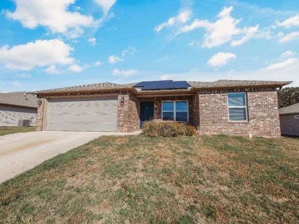 146 Worley Street , Huntsville, AR 72740