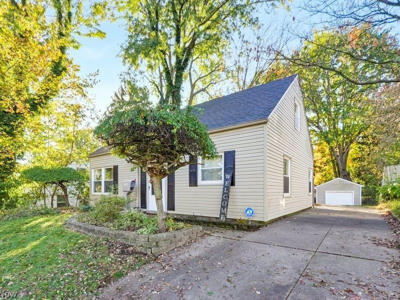 1528 Myrtle Avenue, Cuyahoga Falls, OH 44221 Photo 3