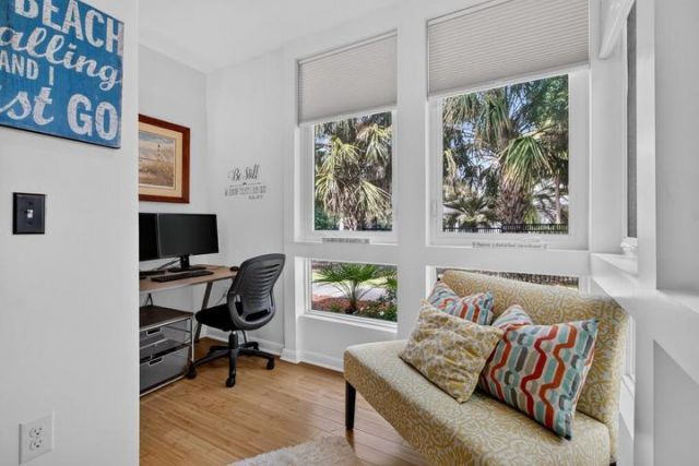 271 Alexandra Drive Photo 10