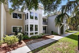271 Alexandra Drive photo 4