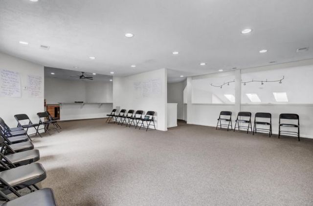 271 Alexandra Drive Photo 35