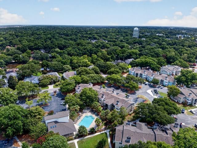 271 Alexandra Drive Photo 45