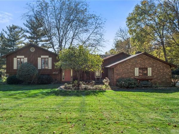 2933 Stauffer Drive, Beavercreek, OH 45434