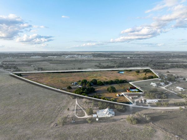 425 Seawillow RD , Lockhart, TX 78644