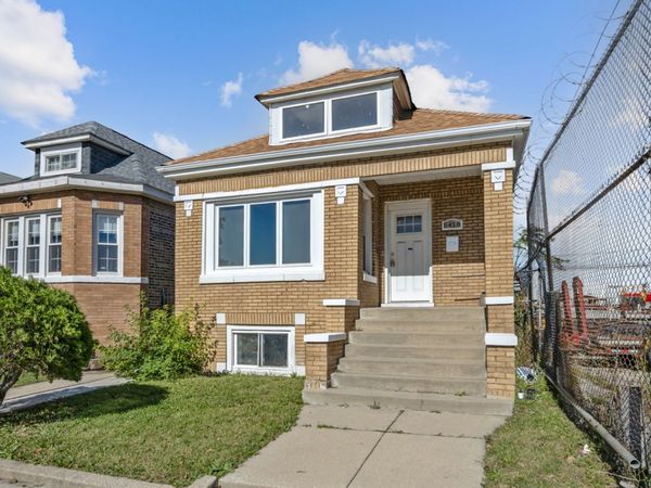 5418 W Flournoy Street , Chicago, IL 60644