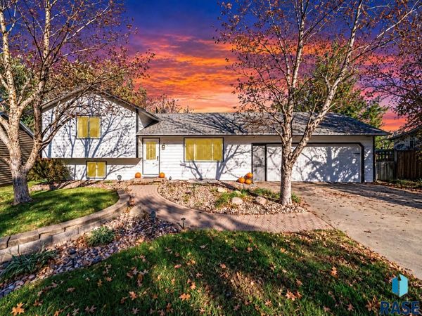 702 N Montgomery Ct, Sioux Falls, SD 57103