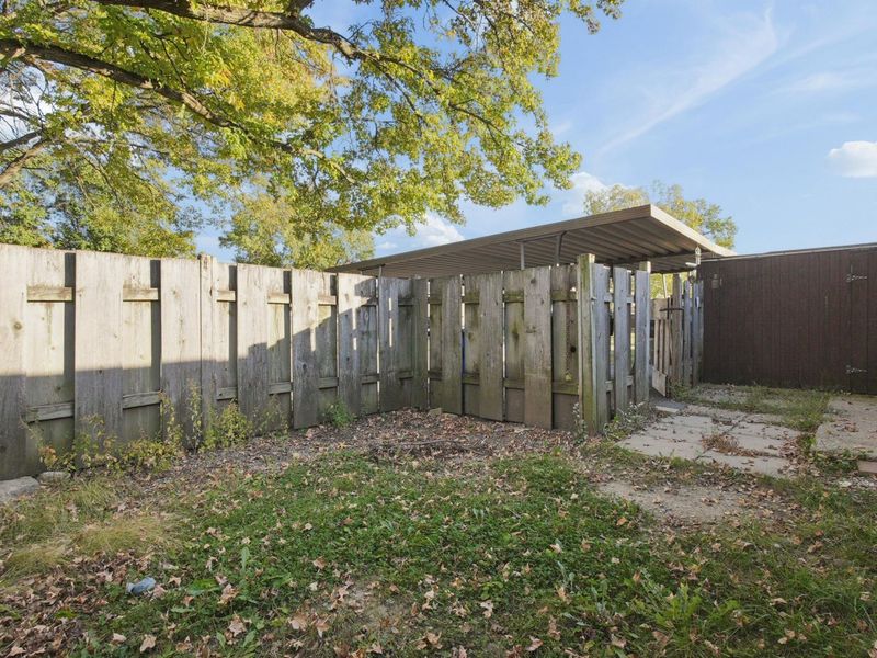 2336 Woodbrook Circle N, Unit B, Columbus, OH 43223 Photo 21