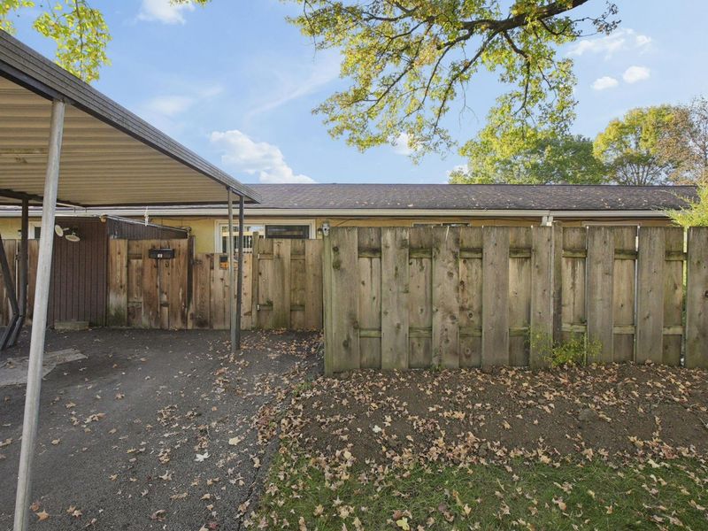 2336 Woodbrook Circle N, Unit B, Columbus, OH 43223 Photo 22