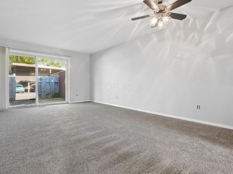 2336 Woodbrook Circle N, Unit B, Columbus, OH 43223 Photo 4