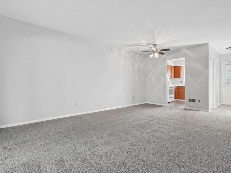 2336 Woodbrook Circle N, Unit B, Columbus, OH 43223 Photo 5