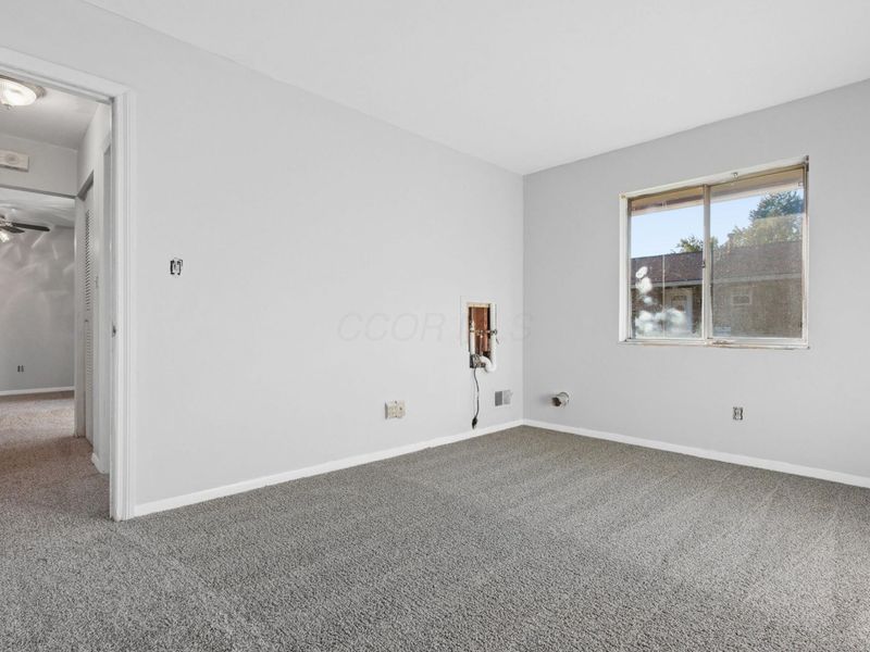 2336 Woodbrook Circle N, Unit B, Columbus, OH 43223 Photo 8