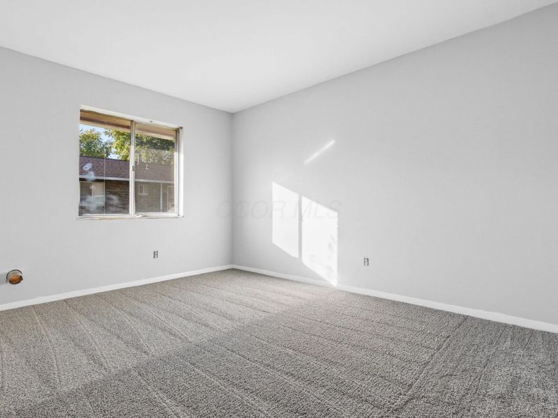 2336 Woodbrook Circle N, Unit B, Columbus, OH 43223 Photo 9