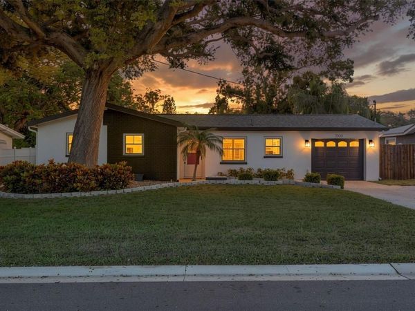 2020 VALLEY DRIVE , DUNEDIN, FL 34698