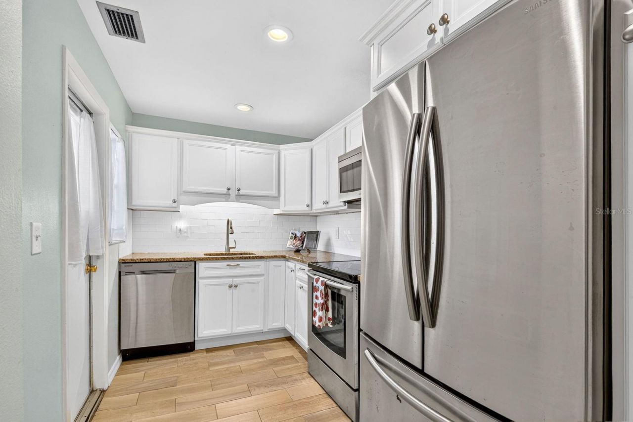 390 301 Boulevard W, Unit 10C, Bradenton, FL 34205 Photo