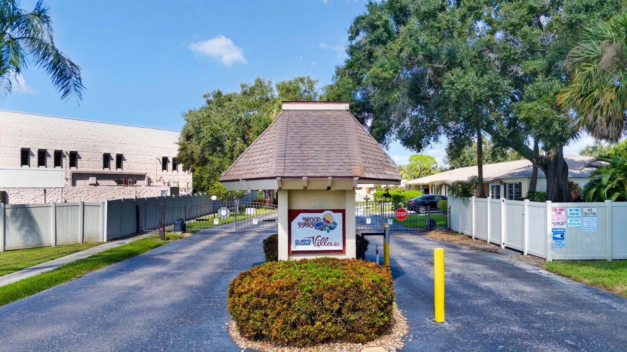 390 301 Boulevard W, Unit 10C, Bradenton, FL 34205 Photo