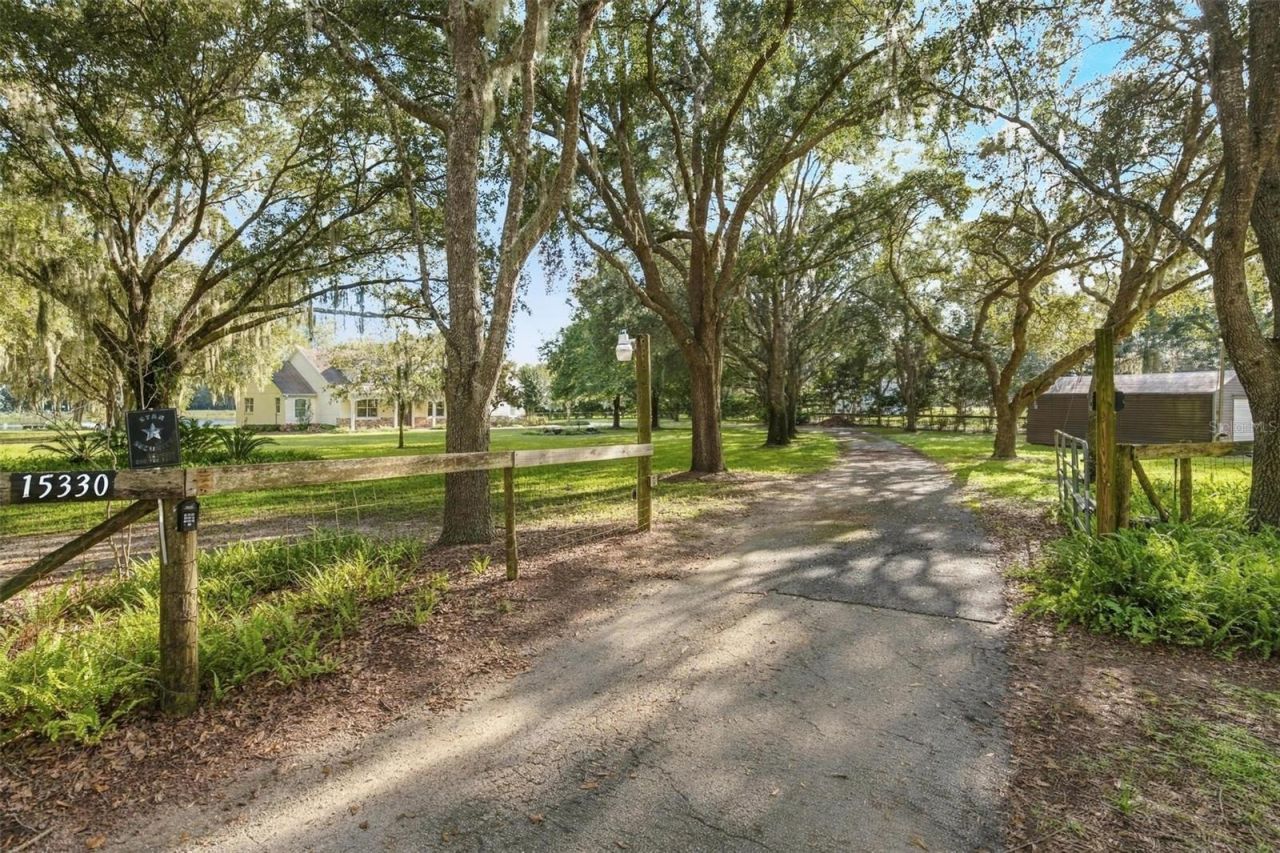15330 Sky Lake Lane, Tavares, FL 32778 Photo
