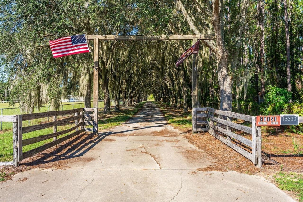 15330 Sky Lake Lane, Tavares, FL 32778 Photo