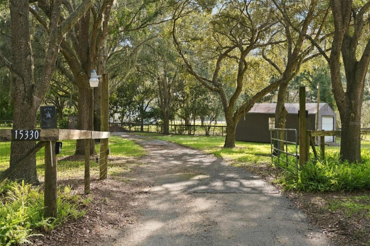15330 Sky Lake Lane, Tavares, FL 32778 Photo