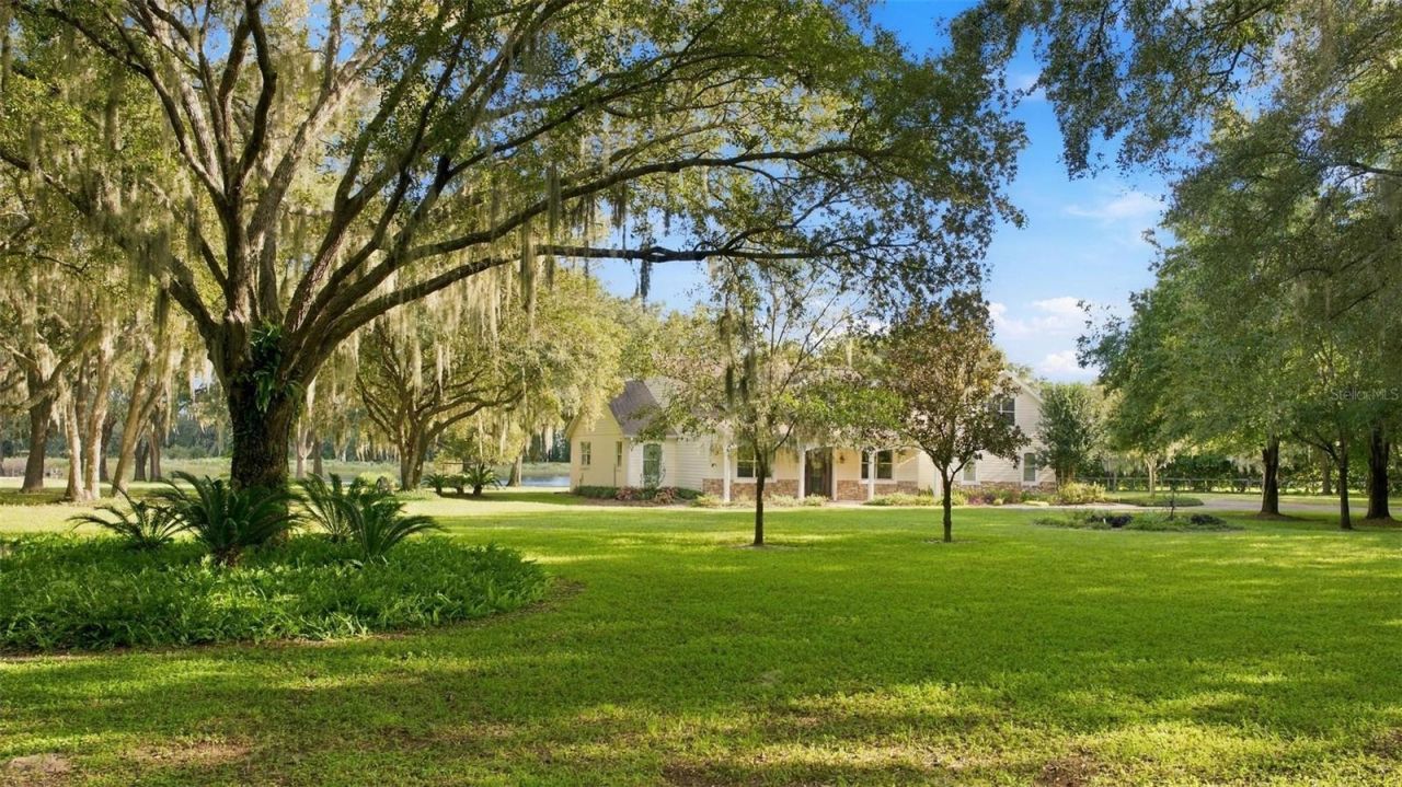 15330 Sky Lake Lane, Tavares, FL 32778 Photo