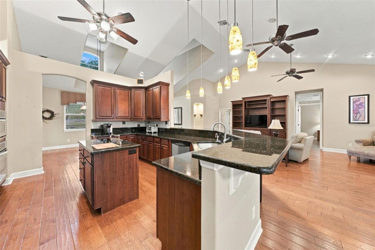 15330 Sky Lake Lane, Tavares, FL 32778 Photo