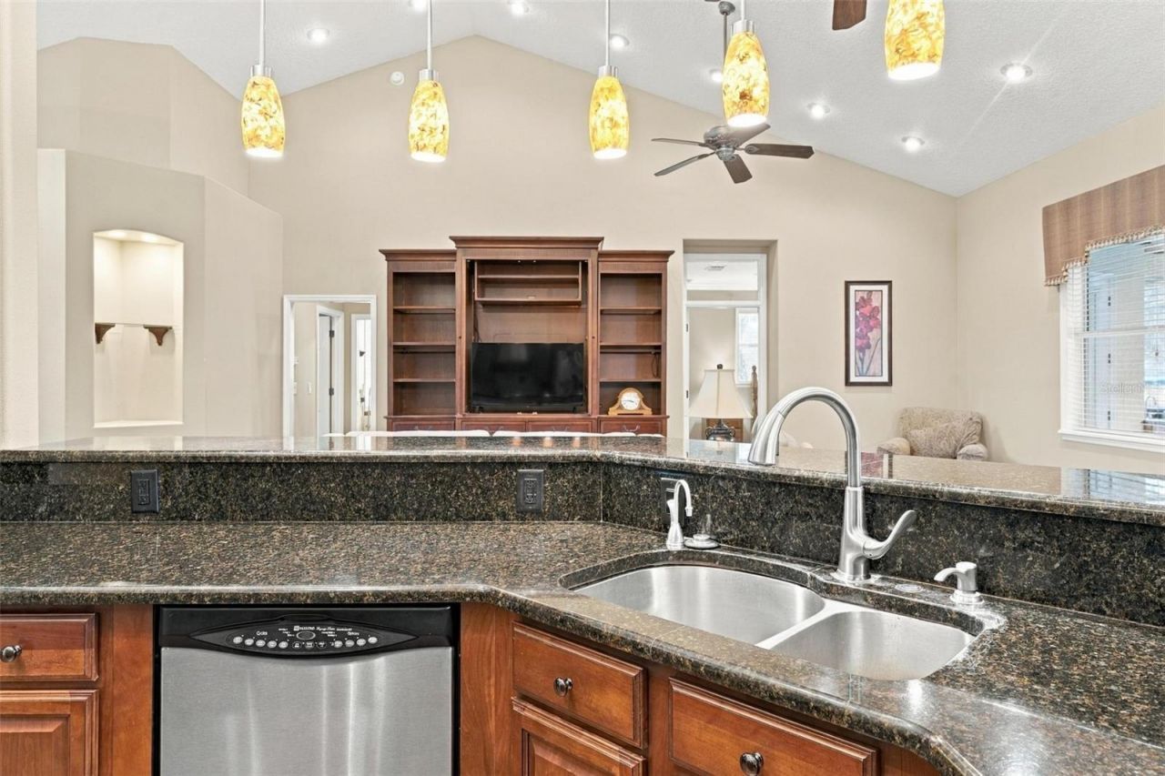 15330 Sky Lake Lane, Tavares, FL 32778 Photo