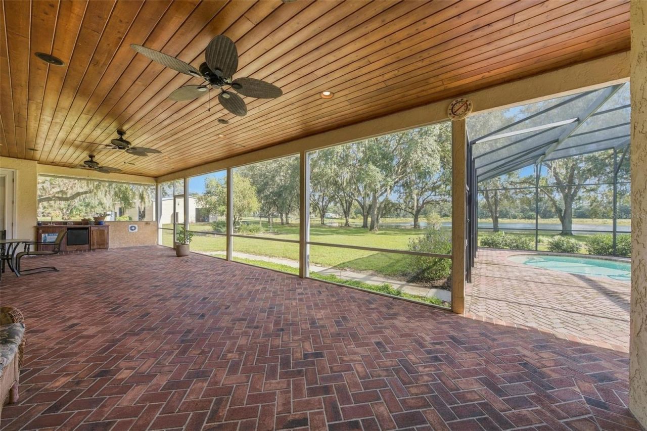 15330 Sky Lake Lane, Tavares, FL 32778 Photo