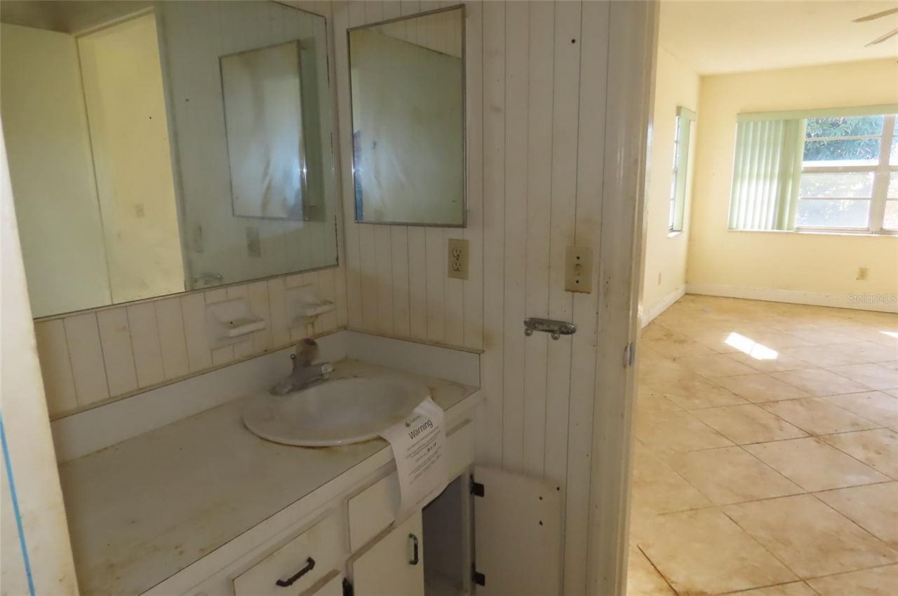 910 El Rancho Drive , Sun City Center, FL 33573 Photo