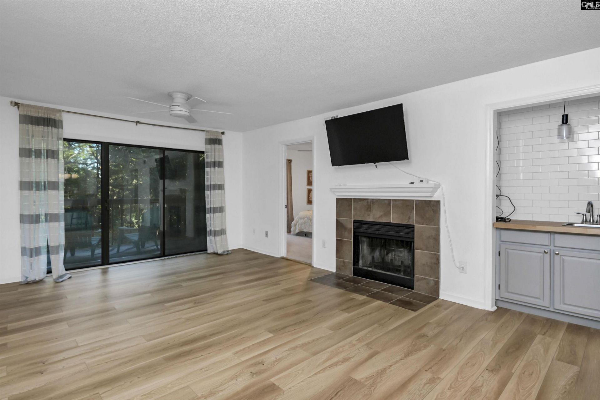 114 Edgewater Lane  Photo 4