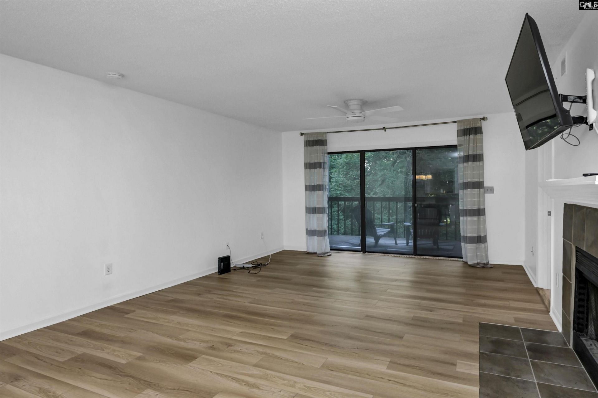 114 Edgewater Lane  Photo 5