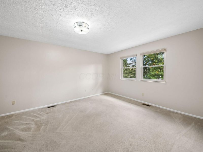 862 Ridenour Road , Columbus, OH 43230 Photo 13