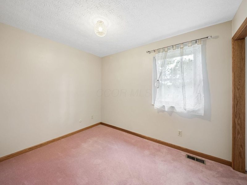 862 Ridenour Road , Columbus, OH 43230 Photo 15