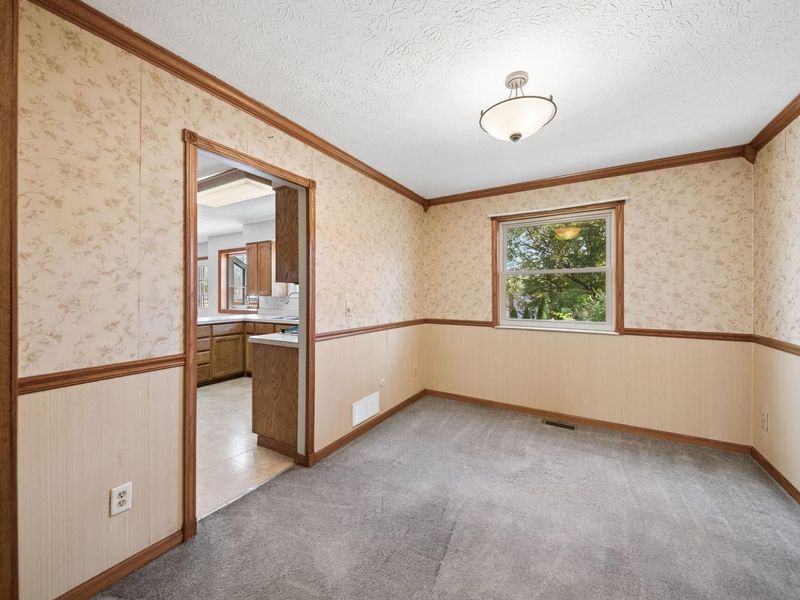 862 Ridenour Road , Columbus, OH 43230 Photo 9