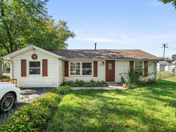 533 S Webster Street , Aurora, IL 60505