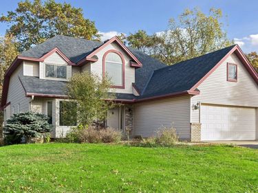 109 Woodridge Lane, Lino Lakes, MN 55014