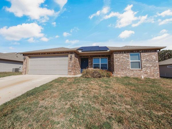 146 Worley Street , Huntsville, AR 72740