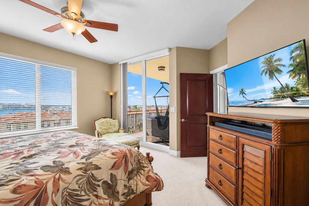 5823 Bowen Daniel Drive, Unit 704, Tampa, FL 33616 Photo