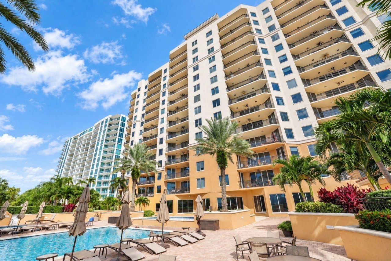 5823 Bowen Daniel Drive, Unit 704, Tampa, FL 33616 Photo